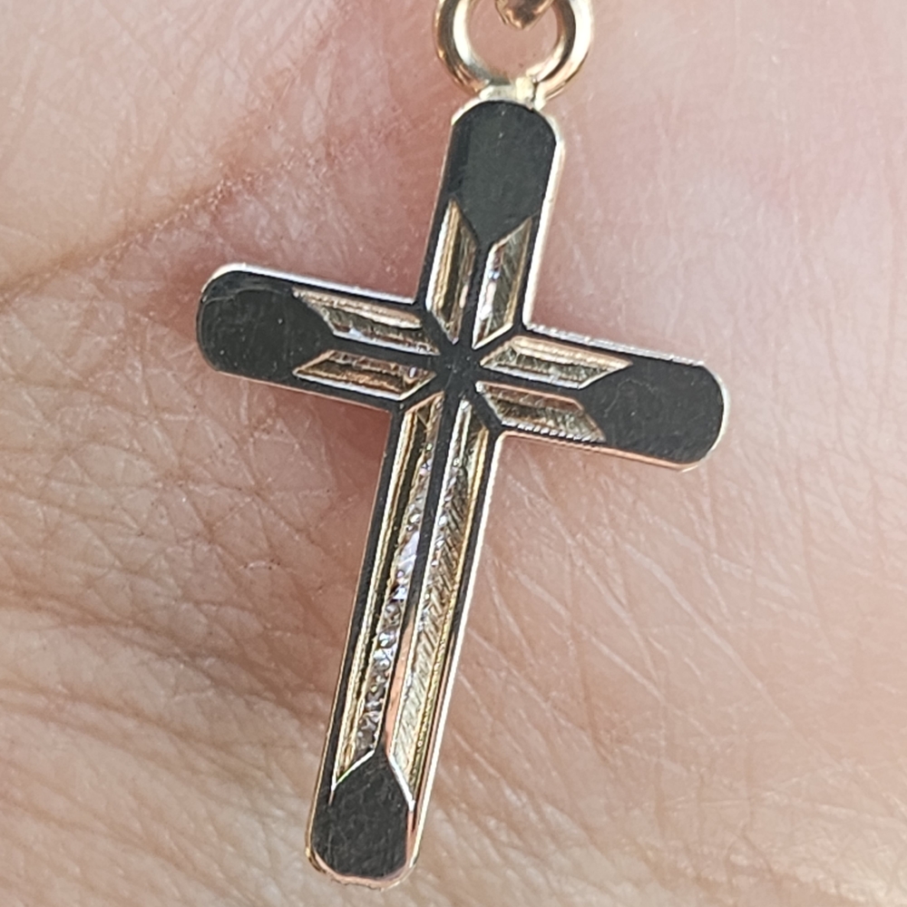 14k Elegant Gold Cross Pendant